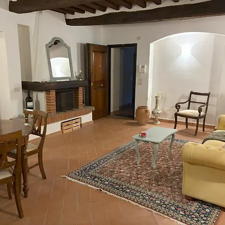 Cortona: Beautiful With Swimming Pool